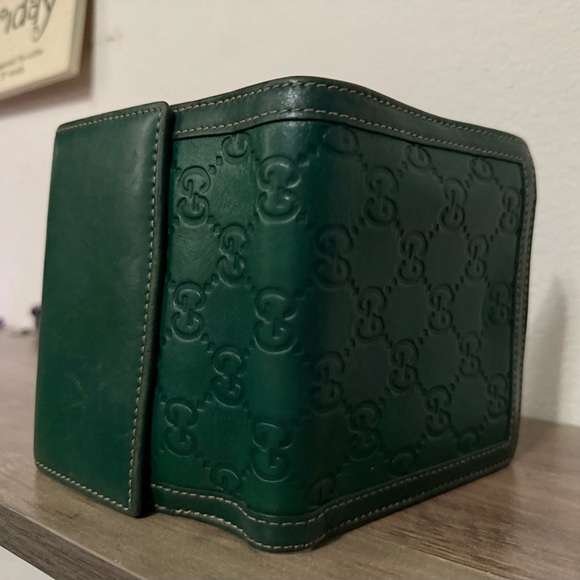 Gucci Vintage Guccissima GG Embossed Leather Bifold Wallet – Green - Picture 6 of 15